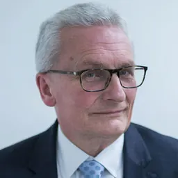 Portrait of Ian King