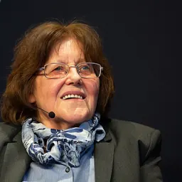 Portrait of Iris Gusner
