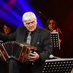 Portrait of Osvaldo Piro