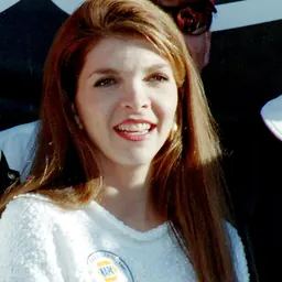 Portrait of Teresa Earnhardt