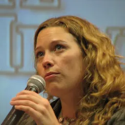 Portrait of Kate Hewlett