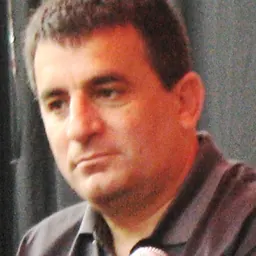 Portrait of Dror Moreh