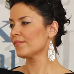 Portrait of Ana Laíns