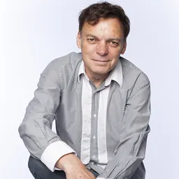 Portrait of Graeme Simsion