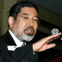 Portrait of Paul Igasaki