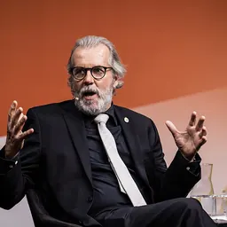 Portrait of Ralph Nuzzo