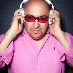 Portrait of DJ Mam's