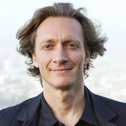 Portrait of Damon Horowitz