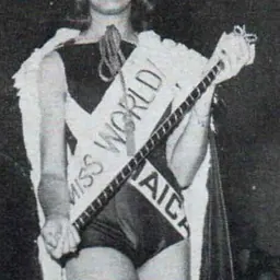 Portrait of Carole Crawford