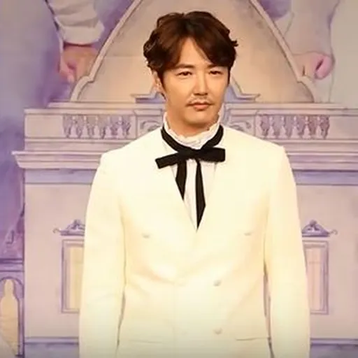 Portrait of Yoon Sang-hyun