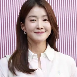 Portrait of Lee Si-young