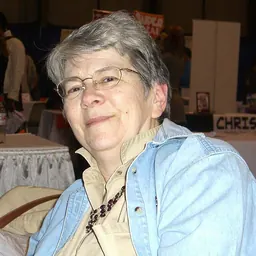 Portrait of Maggie Thompson