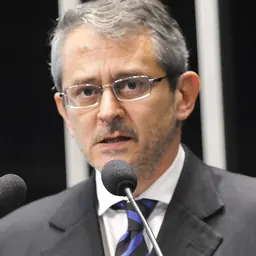 Portrait of Otavio Frias Filho