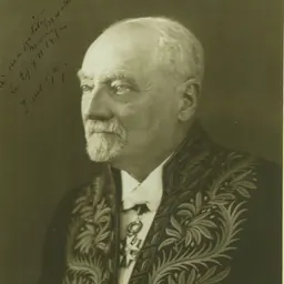 Portrait of Paul Bar