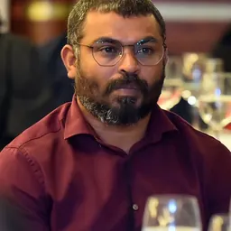 Portrait of Ravee Farooq