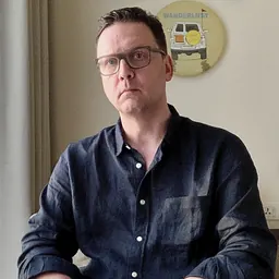 Portrait of Scott Smith