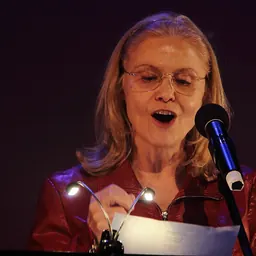 Portrait of Beth Anderson