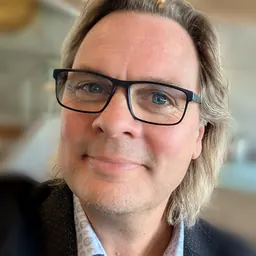 Portrait of Mark Bowden