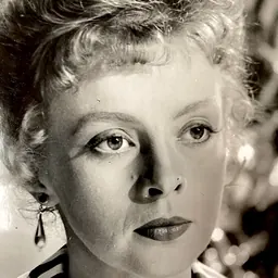 Portrait of Véra Norman