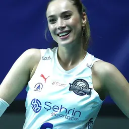 Portrait of Derya Çayırgan