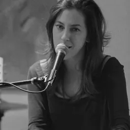 Portrait of Laura Shay