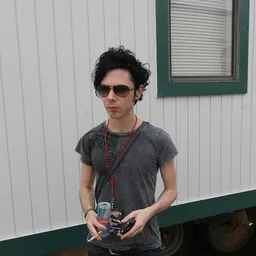 Portrait of Nick Zinner