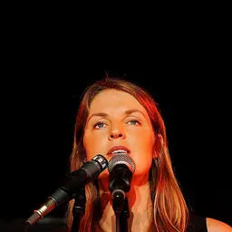 Portrait of Lauren Kinsella
