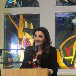Portrait of Fleur Hassan-Nahoum