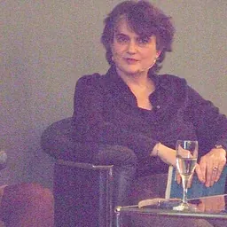 Portrait of Iris Hanika