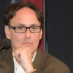 Portrait of David Guterson