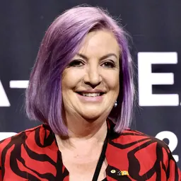 Portrait of Robyn Cahill