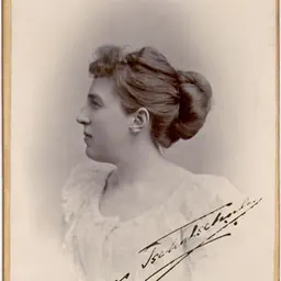 Portrait of Agnes Tschetschulin