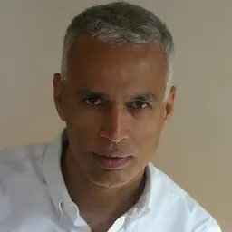 Portrait of Manil Suri
