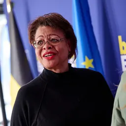 Portrait of Gloria Mills