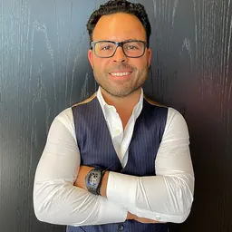 Portrait of Andrew Nikou
