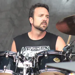 Portrait of Jon Dette