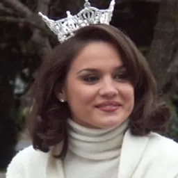 Portrait of Nicole Brewer