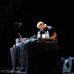 Portrait of Skratch Bastid