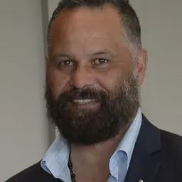Portrait of Darryl Suasua