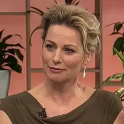 Portrait of Lisa Chappell