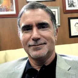Portrait of Phil Bronstein
