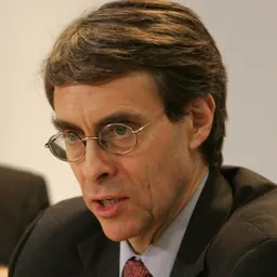 Portrait of Kenneth Roth