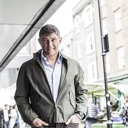 Portrait of Glen Manchester