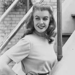 Portrait of Nancy Saunders