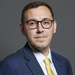 Portrait of Tom Gordon