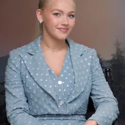 Portrait of Freya Skye