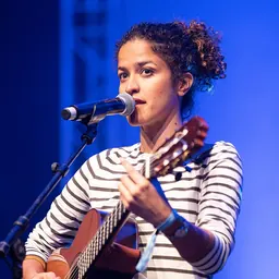 Portrait of Aline Frazão
