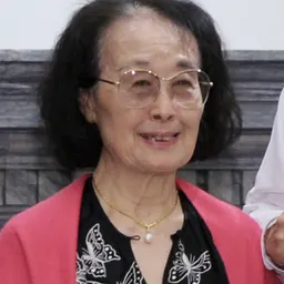 Portrait of Hualing Nieh Engle