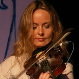 Portrait of Niamh Ní Charra