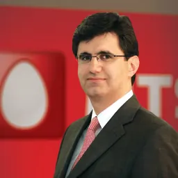 Portrait of Ralph Yirikian
